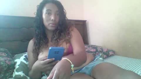 Snapshot of clarah0123 chatting on 8, 11, 2025 Clarah0123 online show from 8, 11, 2025