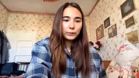 Snapshot of claribelatienza chatting on 18, 9, 2025 Yuna online show from 18, 9, 2025