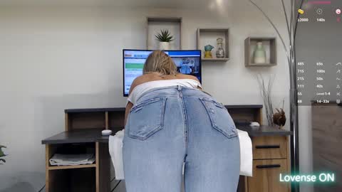 Snapshot of classy_medeeea chatting on 31, 1, 2025 Deea xxx online show from 31, 1, 2025