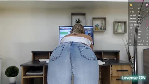 Snapshot of classy_medeeea chatting on 21, 2, 2025 Deea xxx online show from 21, 2, 2025