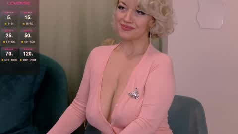 Classy Tinna online show from 6, 12, 2024