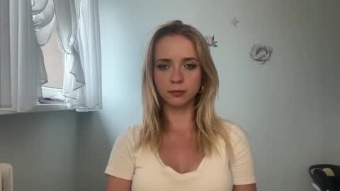 ClaudiaGold online show from 10, 9, 2025