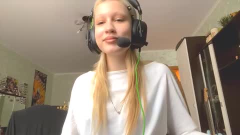 I m Kris so excited to stream today for you  online show from 9, 2, 2026