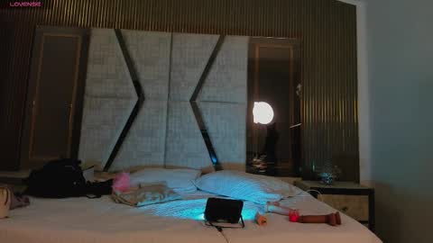 Cleo Adams online show from 12, 10, 2025