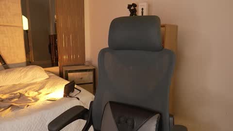 Cleo Adams online show from 3, 12, 2025