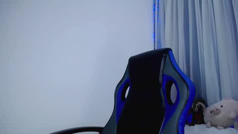 Snapshot of cleopatra_cute chatting on 21, 10, 2025 Nicol online show from 21, 10, 2025