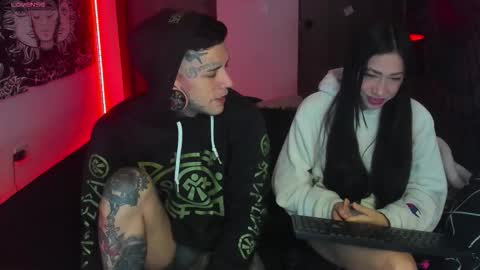 Snapshot of cleosexxx chatting on 22, 11, 2025 cleo y maikol online show from 22, 11, 2025