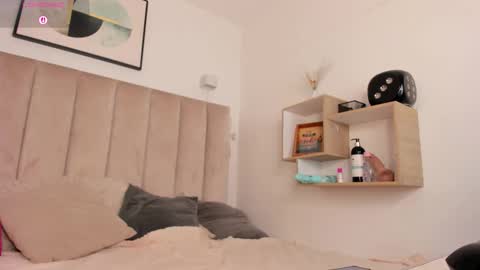 clhoe_johnson_ online show from 26, 9, 2025