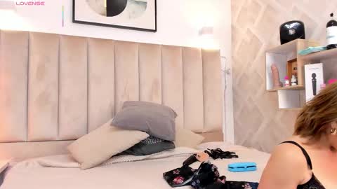 clhoe_johnson_ online show from 25, 11, 2025