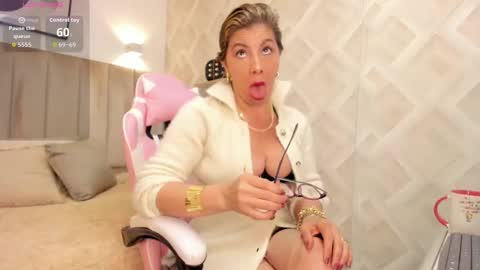 clhoe_johnson_ online show from 13, 1, 2026