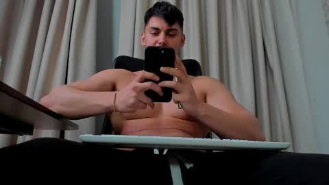 Snapshot of clintmasterss chatting on 14, 1, 2025 ClintMasterss online show from 14, 1, 2025