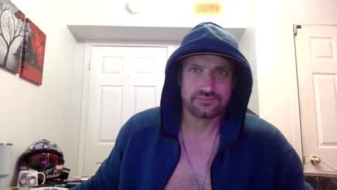 Snapshot of clintwood12 chatting on 15, 9, 2025 chad online show from 15, 9, 2025