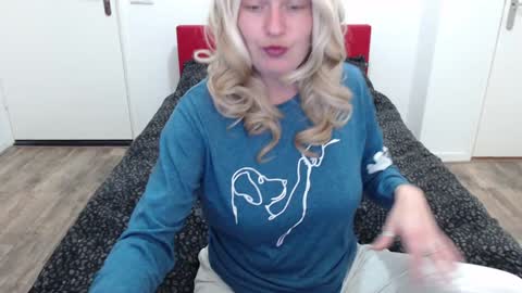 Syl  online show from 5, 1, 2025