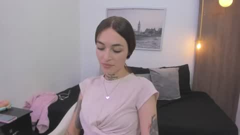 Cloe  online show from 10, 7, 2026