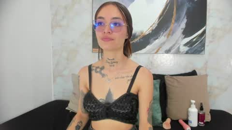 Cloe  online show from 18, 7, 2026