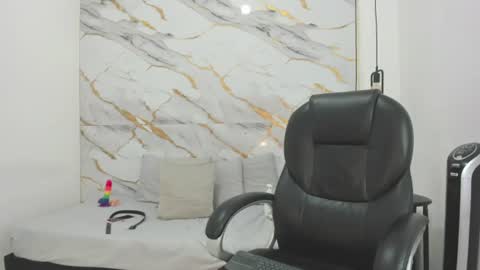 Cloe  online show from 25, 7, 2026