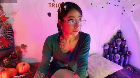 Snapshot of cloe_leeee chatting on 21, 10, 2025 Cloe Leeee online show from 21, 10, 2025