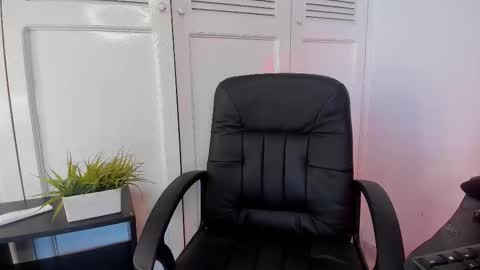 Cloe online show from 7, 10, 2025