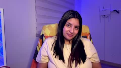 cloe small online show from 29, 6, 2026