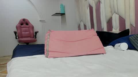 Cloe  Stanfort online show from 20, 1, 2025