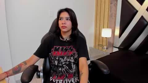 lady cloe person online show from 14, 12, 2025