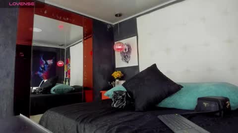 ---Cloe--- online show from 10, 10, 2025