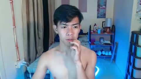 Snapshot of clyde_twinkx chatting on 19, 4, 2026 clyde_twinkx online show from 19, 4, 2026
