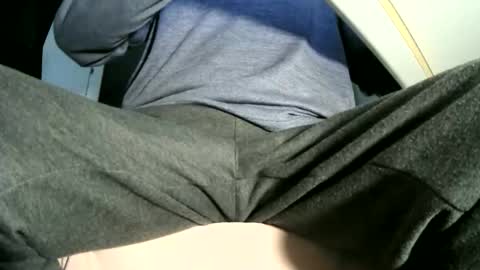 Snapshot of cockneegeezer chatting on 4, 12, 2025 Ask me online show from 4, 12, 2025