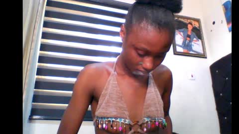 Snapshot of coco_petitqueen chatting on 29, 1, 2025 coco_petitqueen online show from 29, 1, 2025
