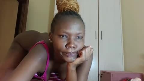 Mila independent model online show from 9, 1, 2026