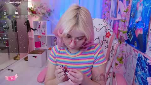 Snapshot of coconut_mia chatting on 22, 10, 2025 Mia online show from 22, 10, 2025