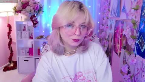 Snapshot of coconut_mia chatting on 17, 12, 2025 Mia online show from 17, 12, 2025