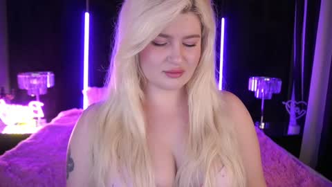 Snapshot of cocosecretss chatting on 8, 12, 2024 onlyfans amyleyy online show from 8, 12, 2024