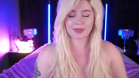 Snapshot of cocosecretss chatting on 9, 12, 2024 onlyfans amyleyy online show from 9, 12, 2024