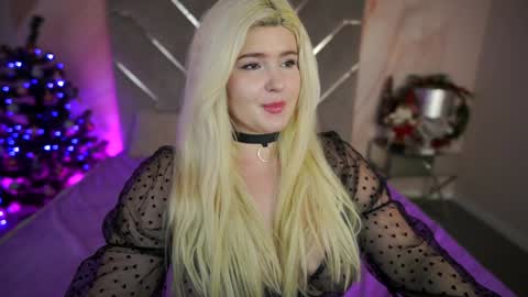 Snapshot of cocosecretss chatting on 3, 1, 2025 onlyfans amyleyy online show from 3, 1, 2025