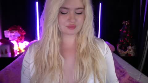 Snapshot of cocosecretss chatting on 5, 1, 2025 onlyfans amyleyy online show from 5, 1, 2025
