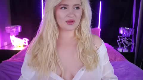 Snapshot of cocosecretss chatting on 11, 2, 2025 onlyfans amyleyy online show from 11, 2, 2025