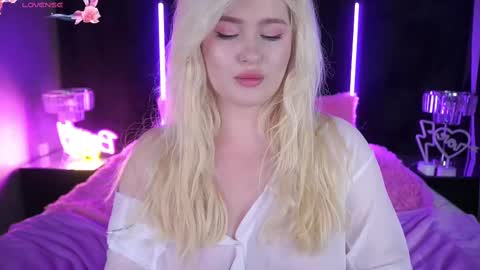 Snapshot of cocosecretss chatting on 11, 2, 2025 onlyfans amyleyy online show from 11, 2, 2025
