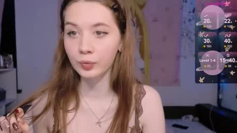 Snapshot of coddleweeper chatting on 25, 9, 2025 Hello guys my name is Coddle online show from 25, 9, 2025