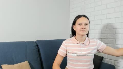 Annie online show from 10, 9, 2025