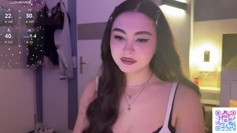 Snapshot of coffee_wihtout_milk chatting on 2, 4, 2026 Yumi online show from 2, 4, 2026