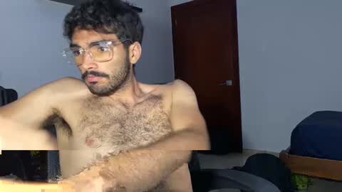 Snapshot of cogito3rgocum chatting on 4, 10, 2025 danhung online show from 4, 10, 2025