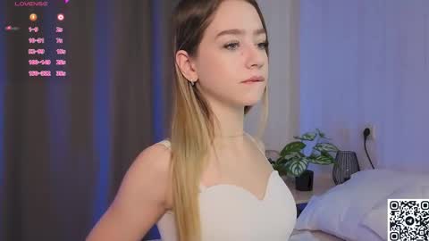 Snapshot of cold_waterfall chatting on 13, 10, 2025 Criss online show from 13, 10, 2025