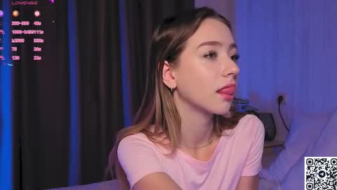 Snapshot of cold_waterfall chatting on 18, 10, 2025 Criss online show from 18, 10, 2025