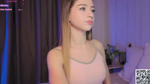 Snapshot of cold_waterfall chatting on 21, 10, 2025 Criss online show from 21, 10, 2025