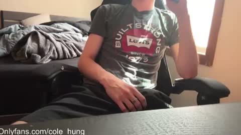 Snapshot of cole_hung chatting on 20, 7, 2026 cole_hung online show from 20, 7, 2026