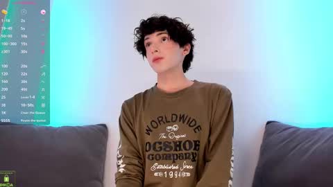Snapshot of colestorm chatting on 8, 10, 2025 COLE online show from 8, 10, 2025