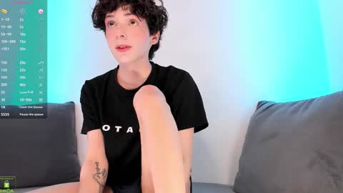 Snapshot of colestorm chatting on 14, 10, 2025 COLE online show from 14, 10, 2025