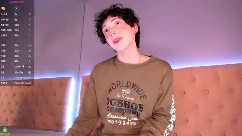 Snapshot of colestorm chatting on 25, 10, 2025 COLE online show from 25, 10, 2025
