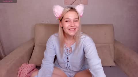 Snapshot of colleen_blake chatting on 2, 1, 2025 Collen Mon Tue Wed Thu Fri GMT 3 0300am - 0900am online show from 2, 1, 2025